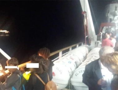 Σοκαριστικά βίντεο από το Ελ.Βενιζέλος: Οι 875 επιβάτες με σωσίβια, καπνοί παντού